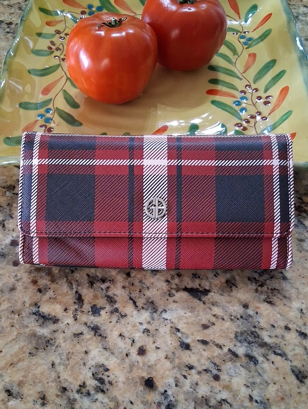 Giani Bernini Red Plaid Trifold Wallet with Silver-Tone Emblem. NWOT.